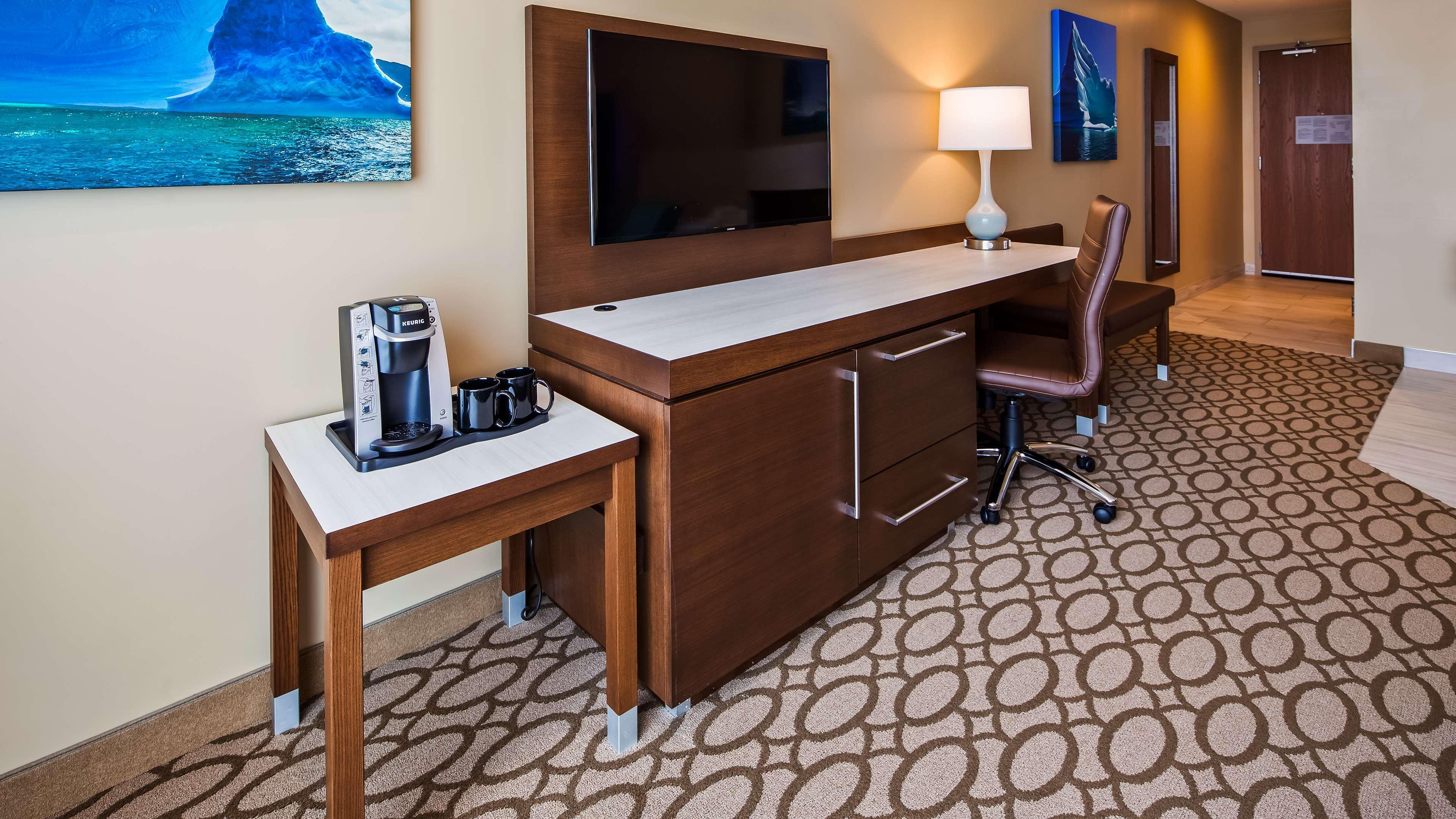 Best Western Plus St. John'S Airport Hotel And Suites Bagian luar foto