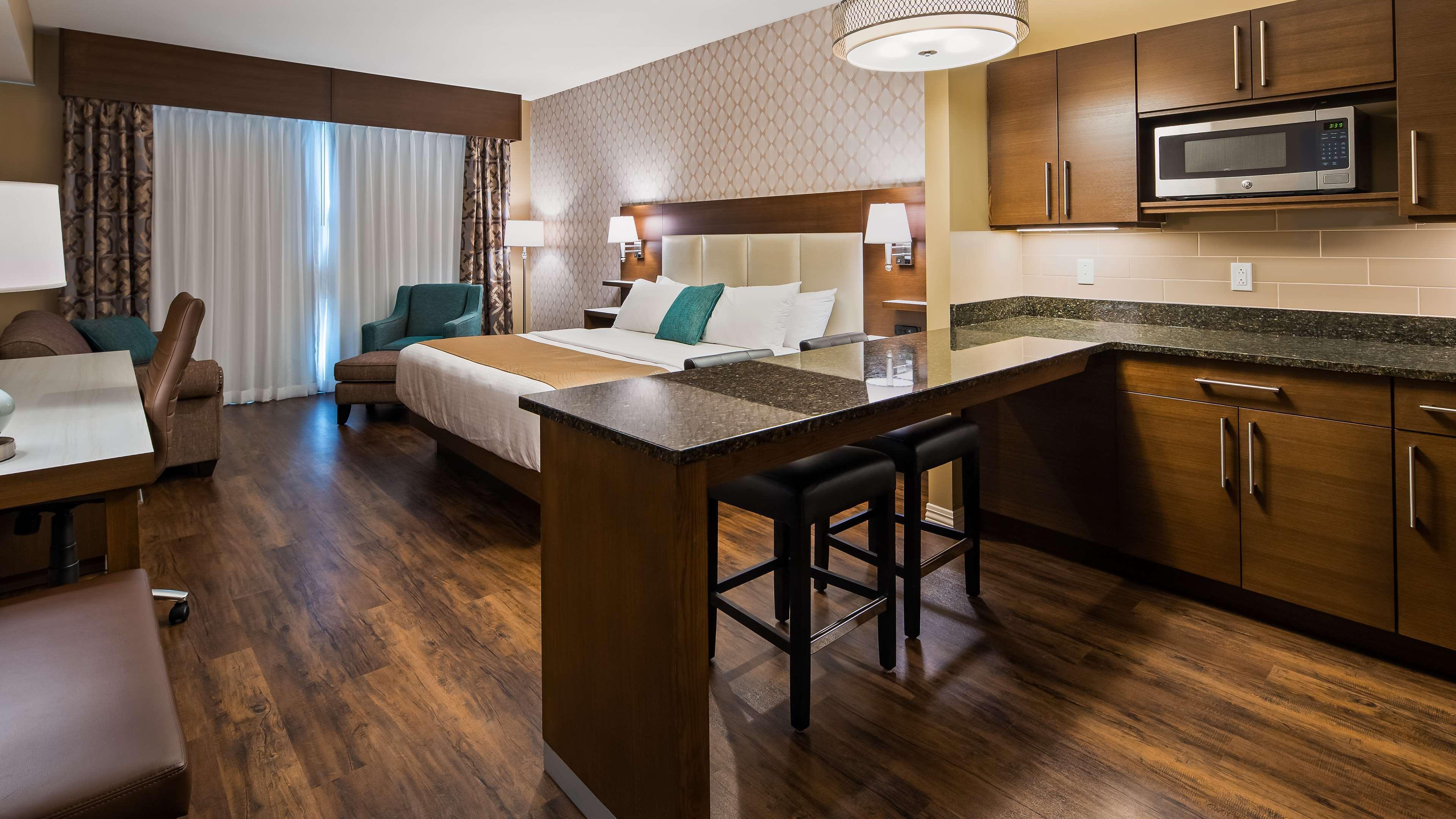 Best Western Plus St. John'S Airport Hotel And Suites Bagian luar foto