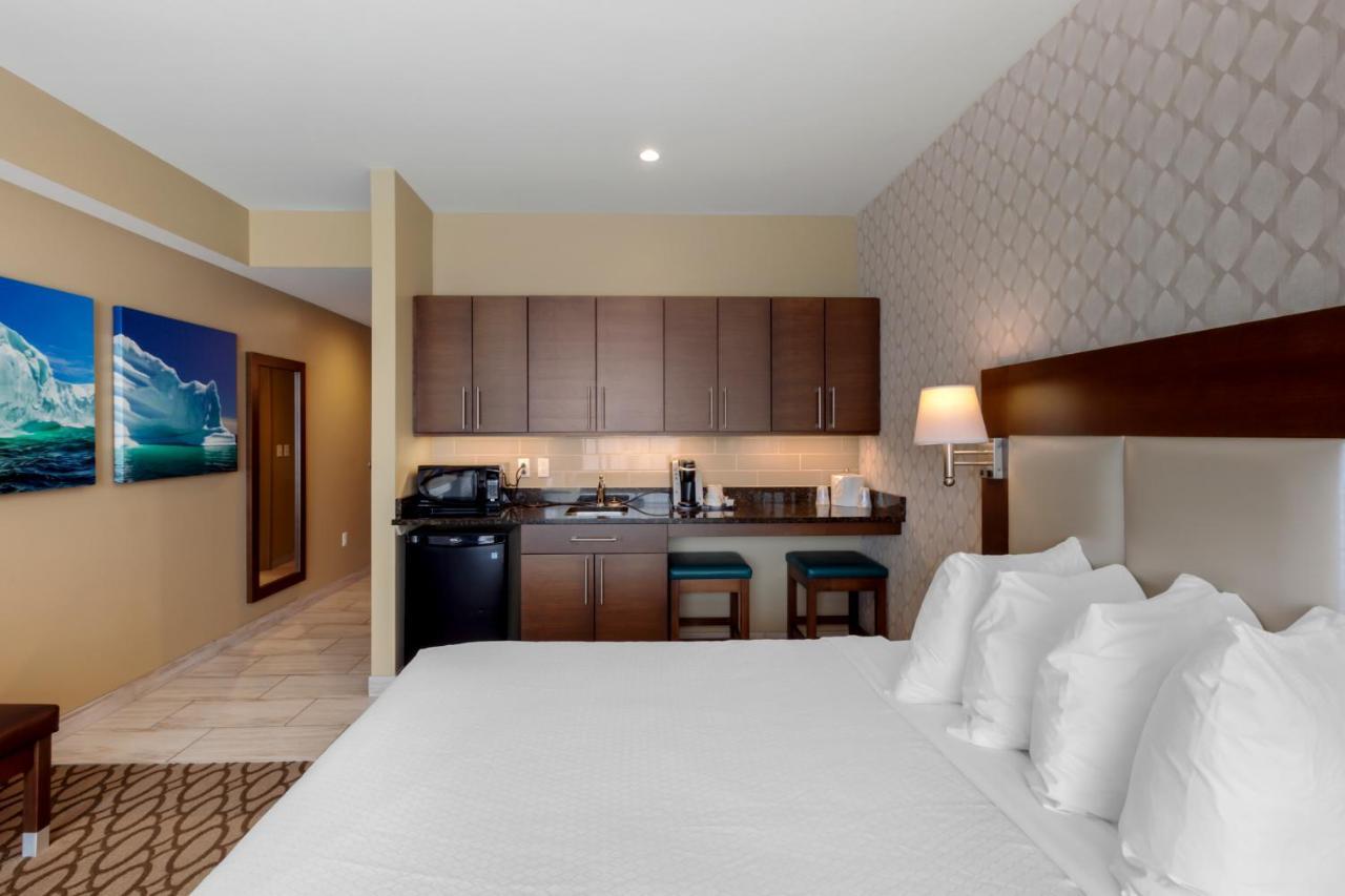 Best Western Plus St. John'S Airport Hotel And Suites Bagian luar foto