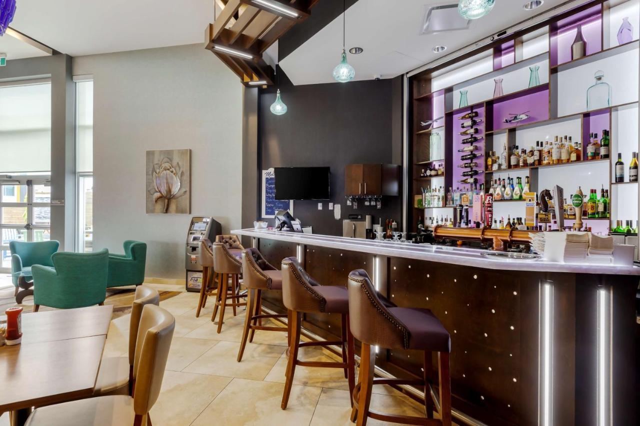 Best Western Plus St. John'S Airport Hotel And Suites Bagian luar foto