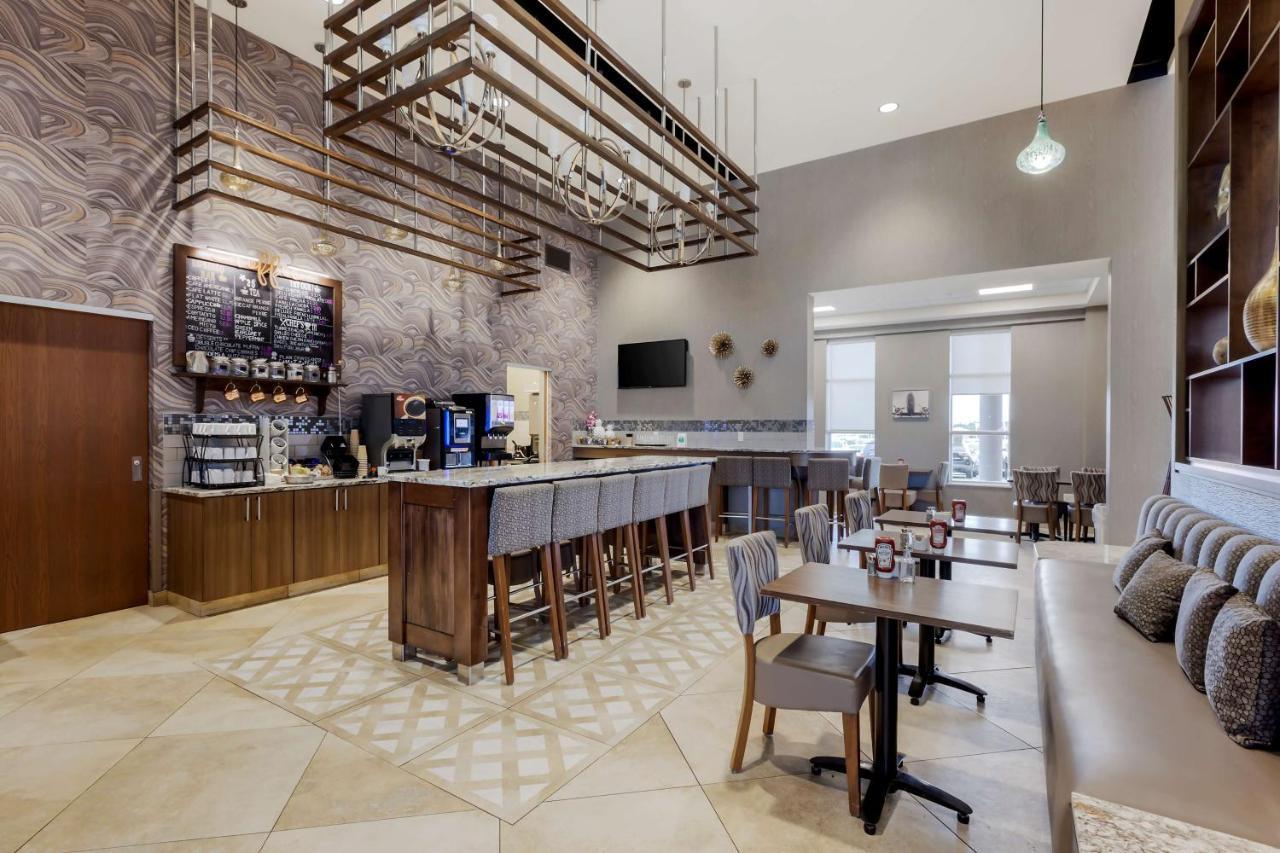 Best Western Plus St. John'S Airport Hotel And Suites Bagian luar foto