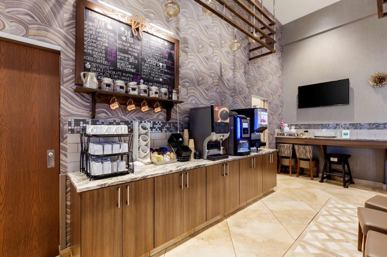 Best Western Plus St. John'S Airport Hotel And Suites Bagian luar foto