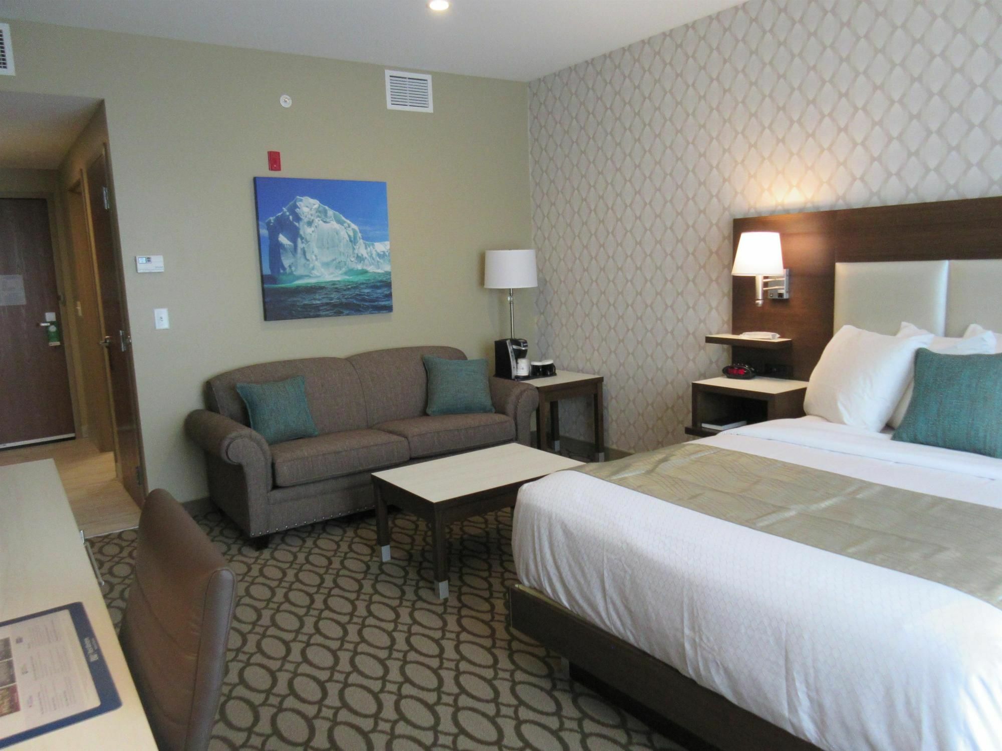 Best Western Plus St. John'S Airport Hotel And Suites Bagian luar foto